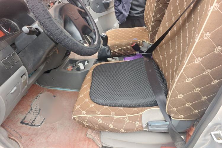 Used FORTHING Lingzhi 2014 V3 1.5L 7-Seater Comfort Model Driver Seat