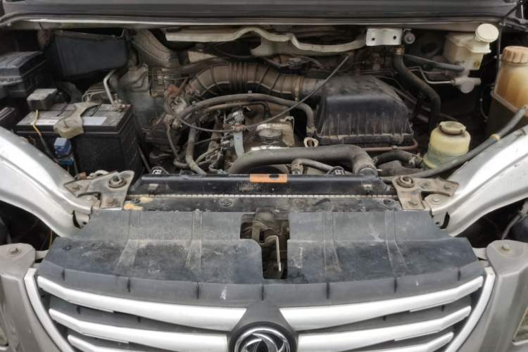 Used FORTHING Lingzhi 2014 V3 1.5L 7-Seater Comfort Model Engine Bay