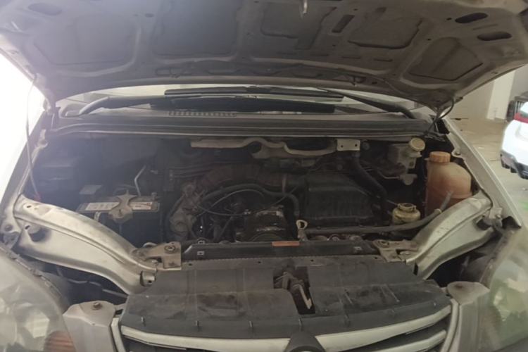Used FORTHING Lingzhi 2014 M3 1.6L 7-Seater Comfort Model Engine Bay