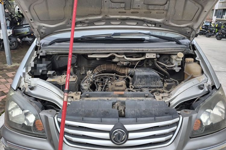 Used FORTHING Lingzhi 2014 M3 1.6L 7-seater Standard Model Engine Bay