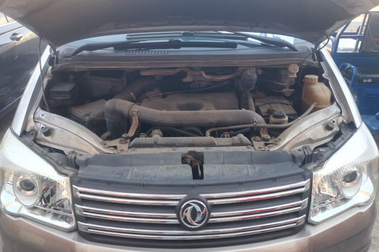 Used FORTHING Lingzhi 2014 M5 Q3 2.0L 7-seat Long-Wheelbase Comfort Version Engine Bay