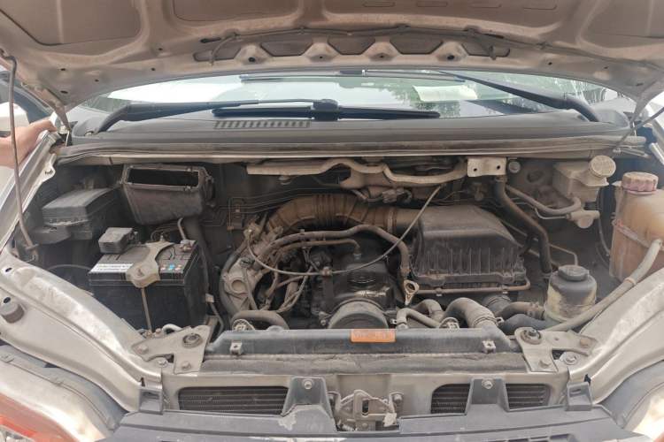 Used FORTHING Lingzhi 2014 V3 1.5L 7-Seater Comfort Model Engine Bay