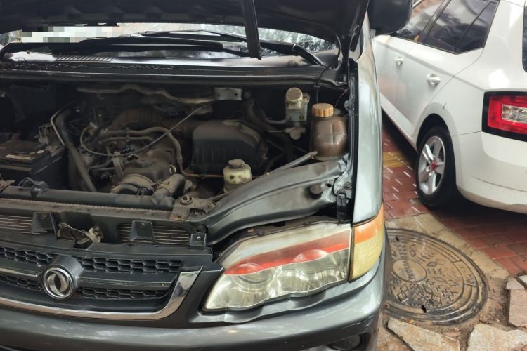 Used FORTHING Lingzhi 2014 V3 1.5L 7-Seater Standard Model II Engine Bay Left