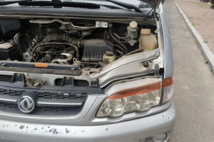 Used FORTHING Lingzhi 2014 V3 1.5L 7-Seater Standard Model II Engine Bay Left