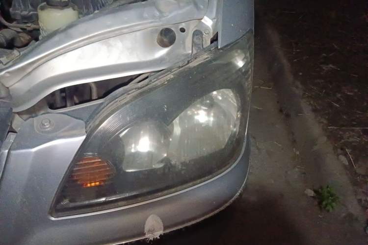 Used FORTHING Lingzhi 2014 M3 1.6L 7-seater Standard Model Engine Bay Left