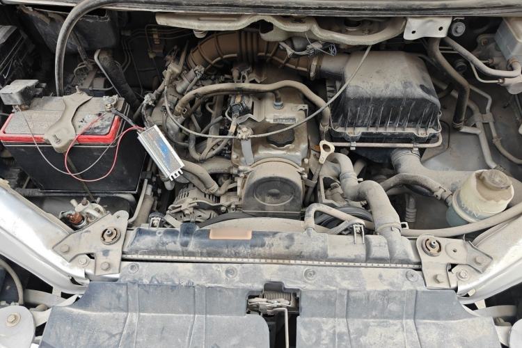 Used FORTHING Lingzhi 2014 M3 1.6L 7-Seater Comfort Model Engine Bay