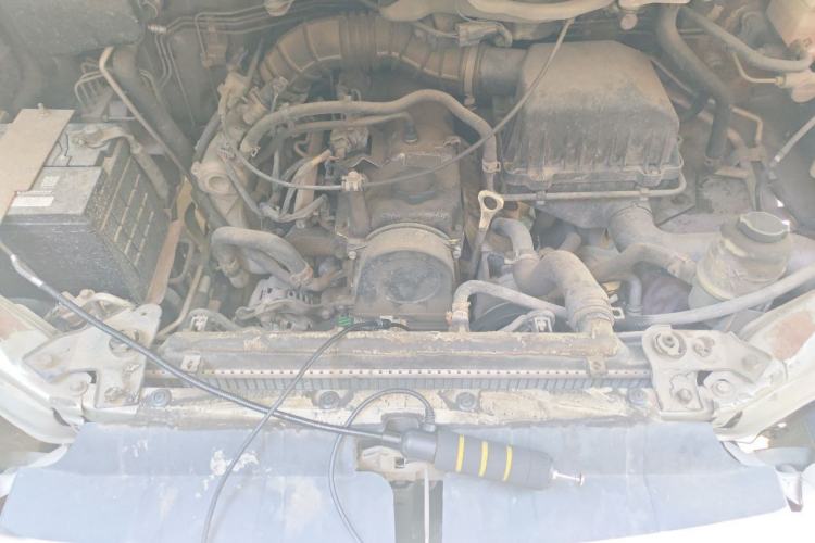 Used FORTHING Lingzhi 2014 M3 1.6L 7-Seater Comfort Model Engine Bay