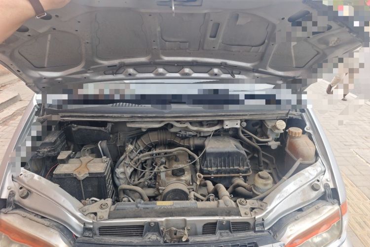 Used FORTHING Lingzhi 2014 V3 1.5L 7-Seater Comfort Model Engine Bay