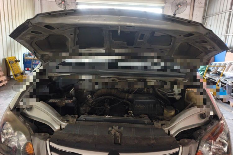 Used FORTHING Lingzhi 2014 M3 1.6L 7-Seater Comfort Model Engine Bay