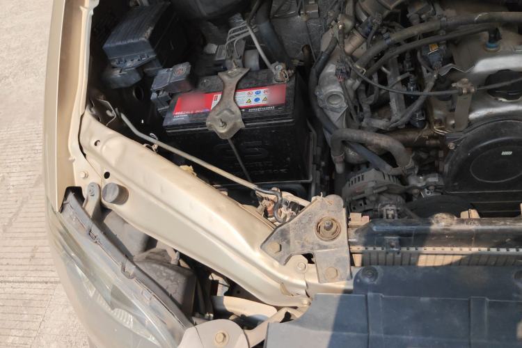 Used FORTHING Lingzhi 2014 V3 1.5L 7-Seater Standard Model II Engine Bay Right