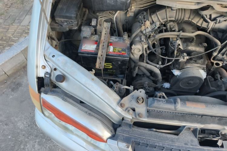 Used FORTHING Lingzhi 2014 V3 1.5L 7-Seater Standard Model II Engine Bay Right