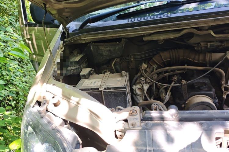 Used FORTHING Lingzhi 2014 M3 1.6L 7-seater Standard Model Engine Bay Right