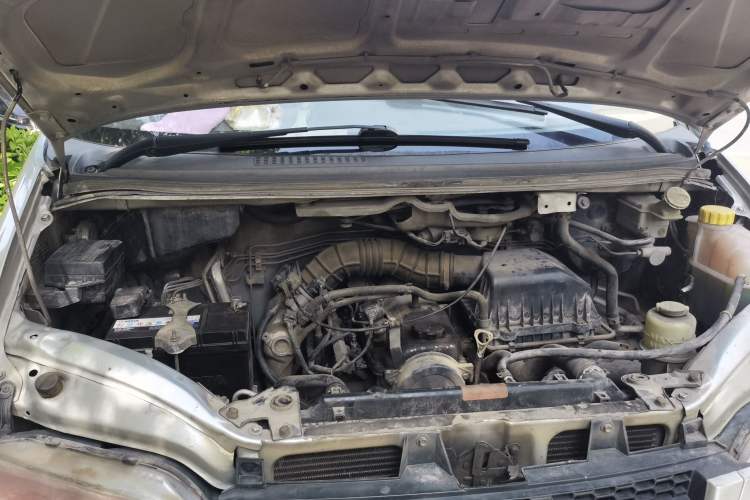 Used FORTHING Lingzhi 2014 V3 1.5L 7-Seater Standard Model II Engine Bay