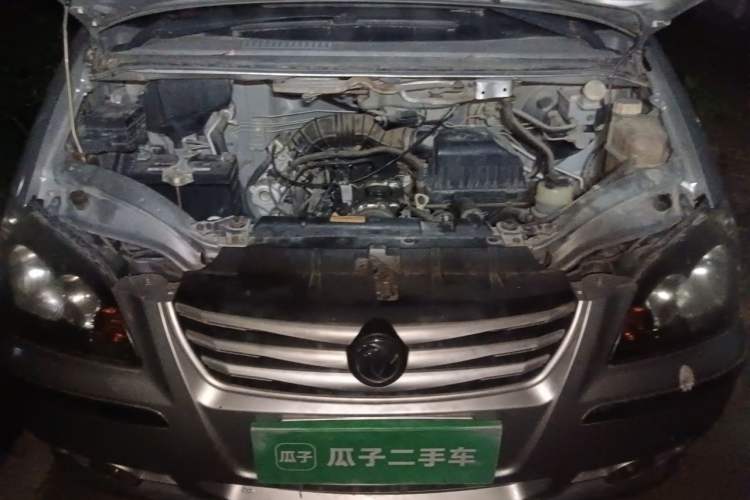 Used FORTHING Lingzhi 2014 M3 1.6L 7-seater Standard Model Engine Bay