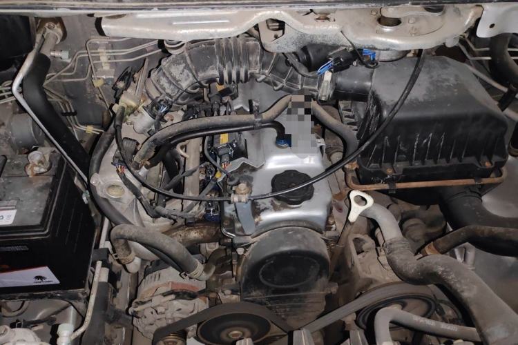 Used FORTHING Lingzhi 2014 V3 1.5L 7-Seater Standard Model II Engine Bay