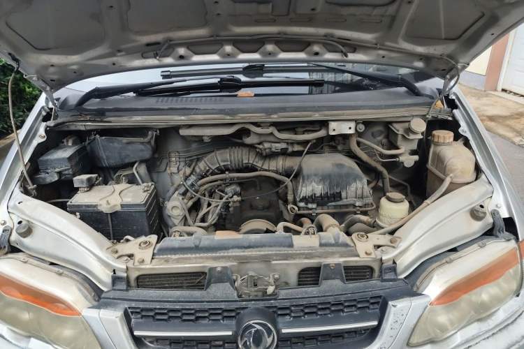 Used FORTHING Lingzhi 2014 V3 1.5L 7-Seater Comfort Model Engine Bay