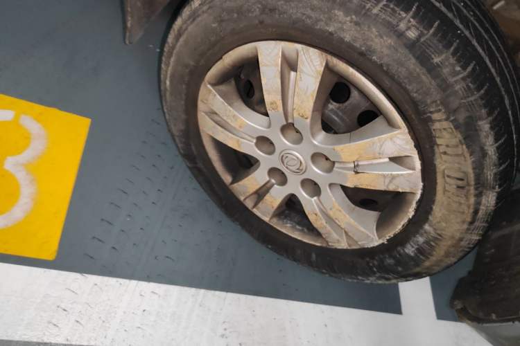 Used FORTHING Lingzhi 2014 V3 1.5L 7-Seater Standard Model II Exterior 1
