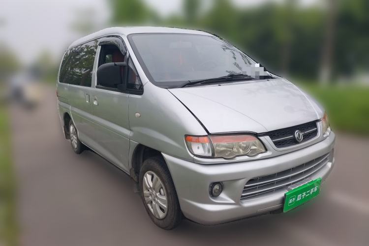 Used FORTHING Lingzhi 2014 V3 1.5L 7-Seater Comfort Model Front Right 45 Deg