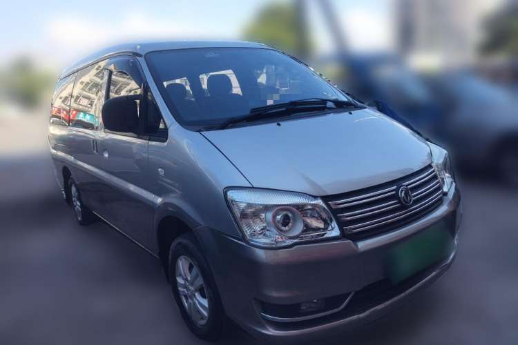 Used FORTHING Lingzhi 2014 M5 Q3 2.0L 7-seat Long-Wheelbase Comfort Version Front Right 45 Deg
