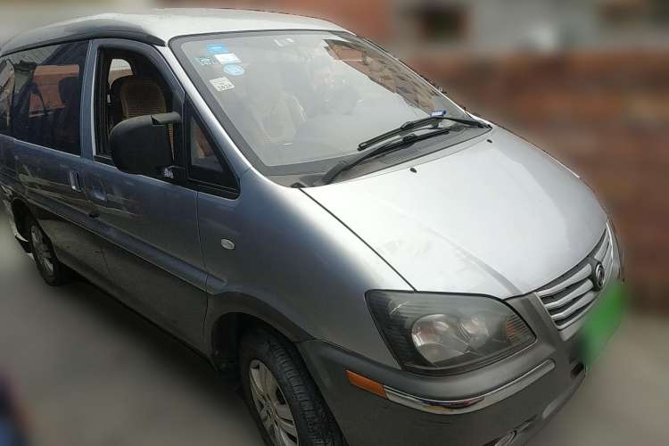 Used FORTHING Lingzhi 2014 M3 1.6L 7-seater Standard Model Front Right 45 Deg