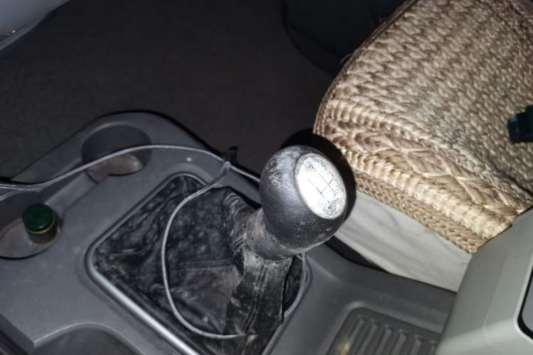 Used FORTHING Lingzhi 2014 M3 1.6L 7-Seater Comfort Model Gear Lever