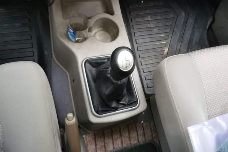 Used FORTHING Lingzhi 2014 V3 1.5L 7-Seater Comfort Model Gear Lever