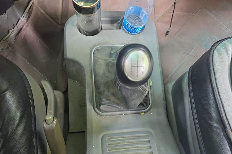 Used FORTHING Lingzhi 2014 M3 1.6L 7-Seater Comfort Model Gear Lever