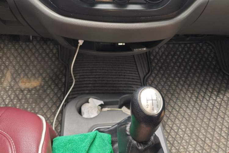 Used FORTHING Lingzhi 2014 V3 1.5L 7-Seater Comfort Model Gear Lever