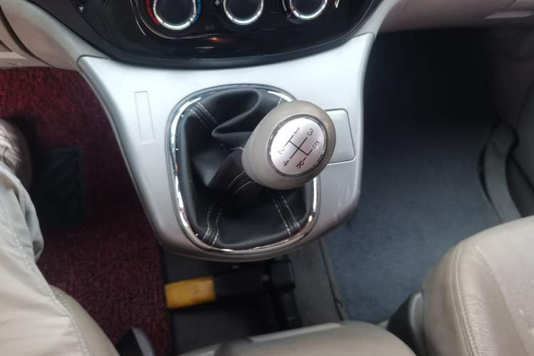 Used FORTHING Lingzhi 2014 M5 Q3 2.0L 7-seat Long-Wheelbase Comfort Version Gear Lever