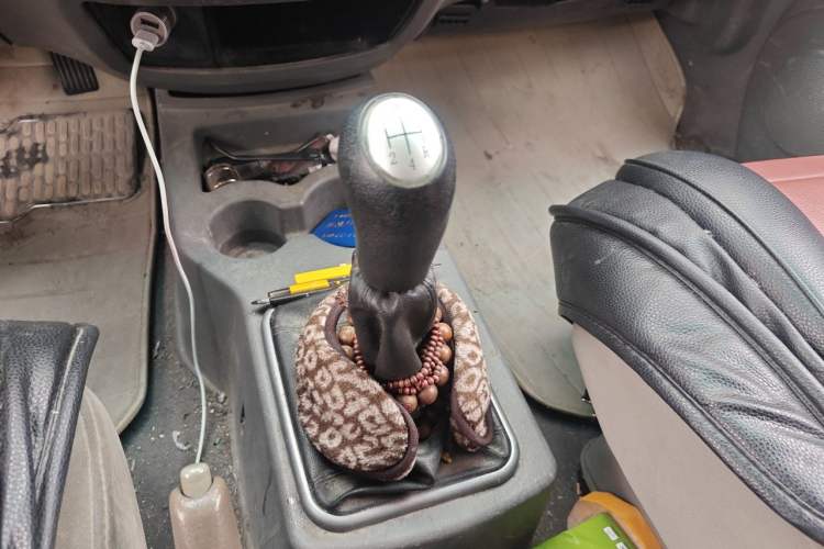 Used FORTHING Lingzhi 2014 V3 1.5L 7-Seater Comfort Model Gear Lever