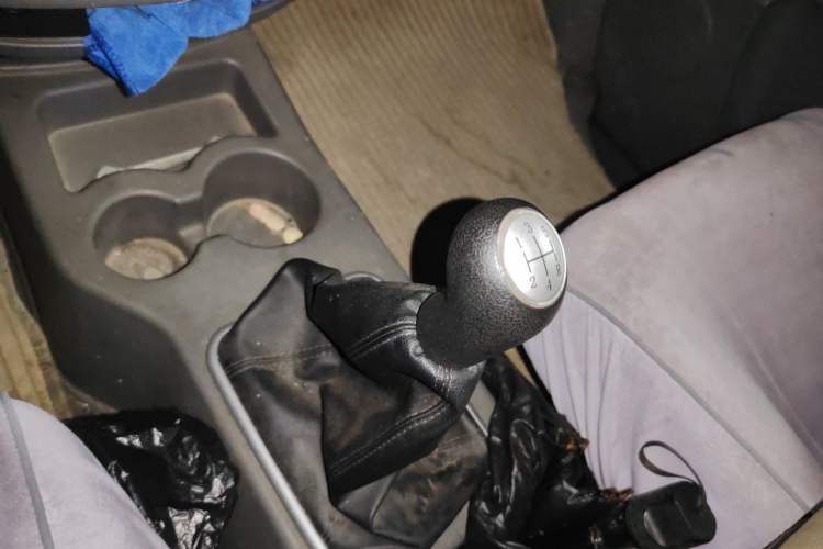 Used FORTHING Lingzhi 2014 V3 1.5L 7-Seater Standard Model II Gear Lever