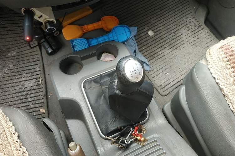 Used FORTHING Lingzhi 2014 M3 1.6L 7-seater Standard Model Gear Lever