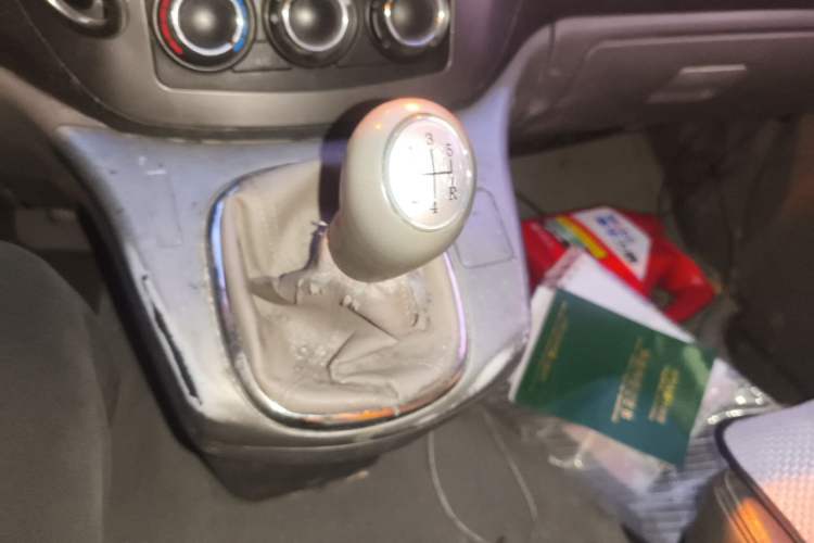 Used FORTHING Lingzhi 2014 M5 Q3 2.0L 7-seat Long-Wheelbase Comfort Version Gear Lever