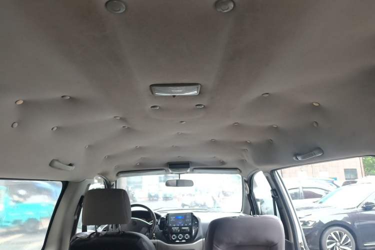 Used FORTHING Lingzhi 2014 M5 Q7 2.0L 7-seat Long-wheelbase Comfort Version Headliner