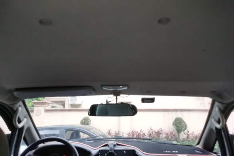 Used FORTHING Lingzhi 2014 V3 1.5L 7-Seater Comfort Model Headliner