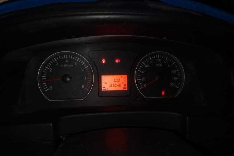 Used FORTHING Lingzhi 2014 M3 1.6L 7-Seater Comfort Model Instrument Cluster