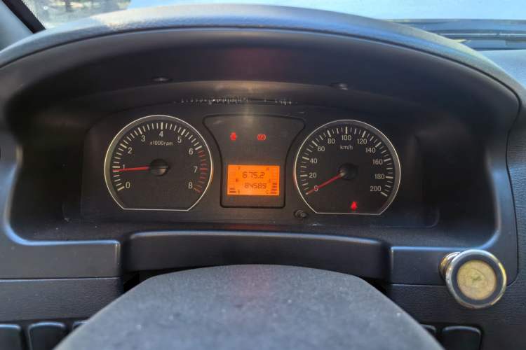 Used FORTHING Lingzhi 2014 M3 1.6L 7-seater Standard Model Instrument Cluster