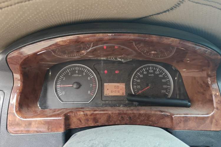 Used FORTHING Lingzhi 2014 M3 1.6L 7-Seater Comfort Model Instrument Cluster