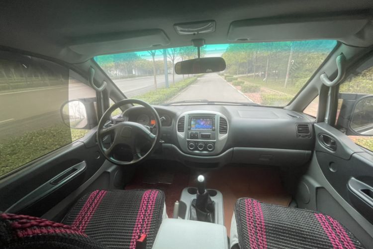 Used FORTHING Lingzhi 2014 M3 1.6L 7-Seater Comfort Model Interior 1