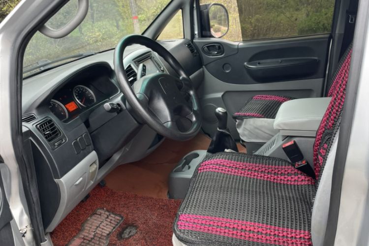 Used FORTHING Lingzhi 2014 M3 1.6L 7-Seater Comfort Model Interior 2