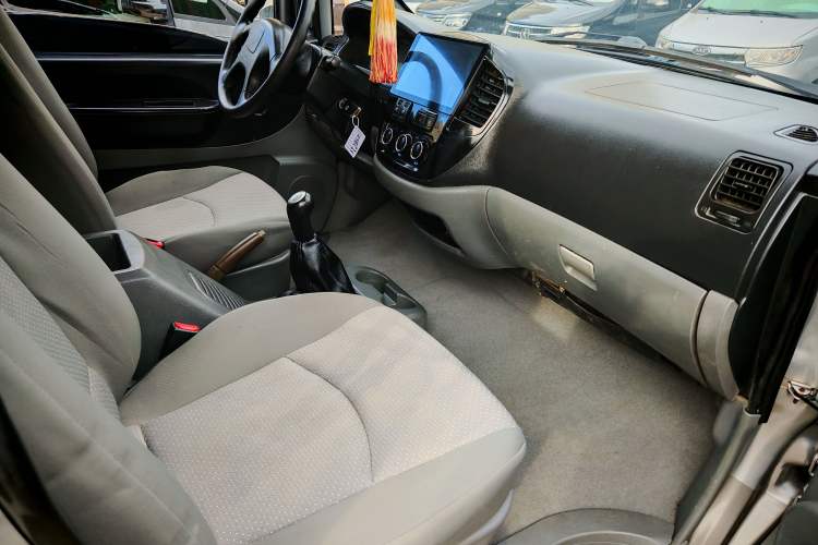 Used FORTHING Lingzhi 2014 M3 1.6L 7-seater Standard Model Interior 5