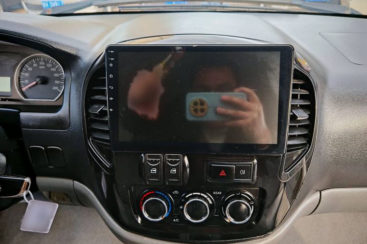 Used FORTHING Lingzhi 2014 M3 1.6L 7-seater Standard Model Interior 8