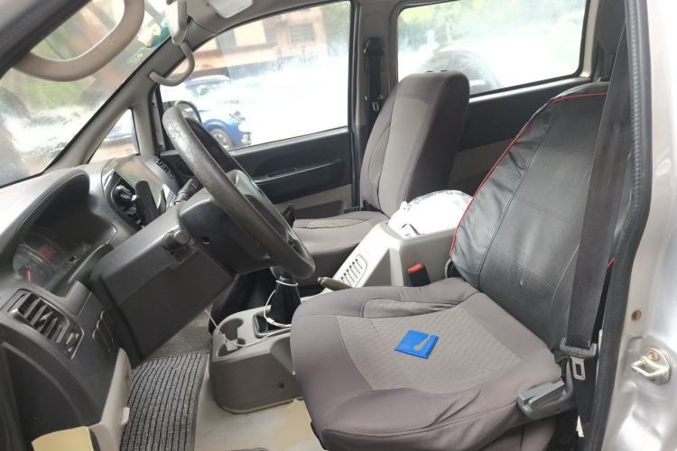 Used FORTHING Lingzhi 2014 M5 Q7 2.0L 7-seat Long-wheelbase Comfort Version Left Front Seat