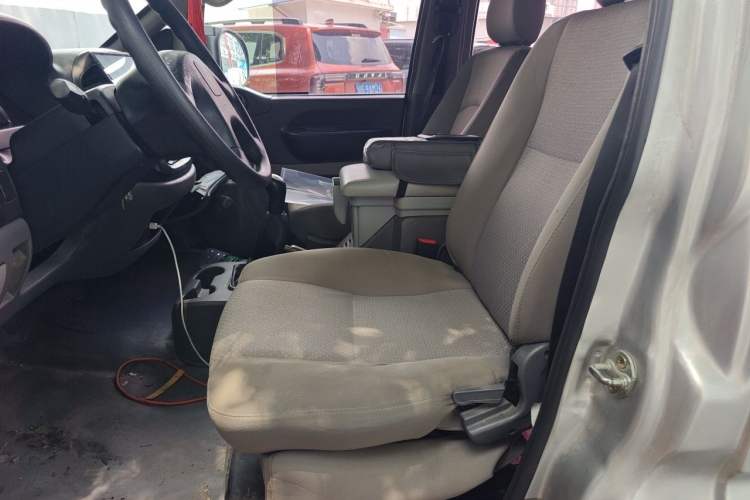 Used FORTHING Lingzhi 2014 M3 1.6L 7-Seater Comfort Model Left Front Seat