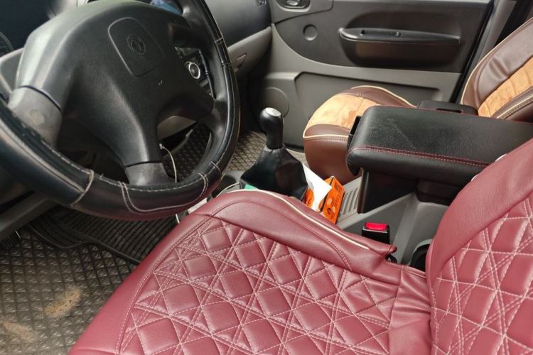 Used FORTHING Lingzhi 2014 V3 1.5L 7-Seater Comfort Model Left Front Seat