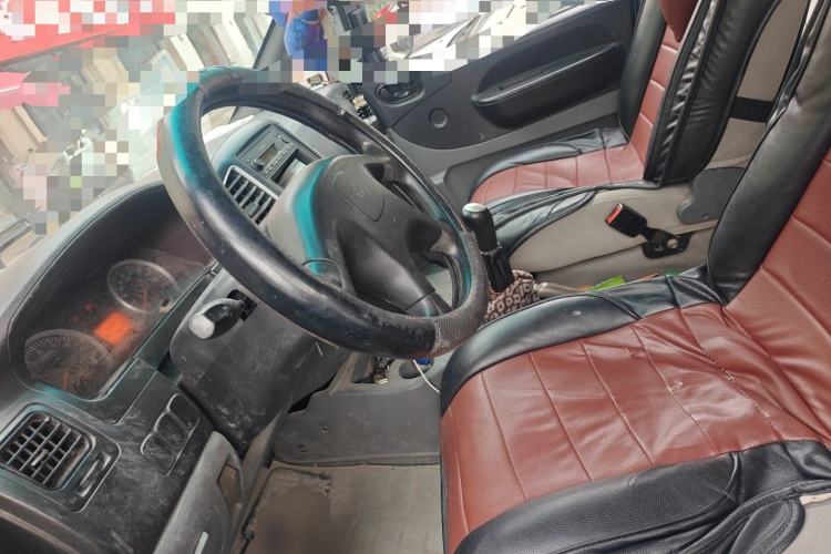 Used FORTHING Lingzhi 2014 V3 1.5L 7-Seater Comfort Model Left Front Seat