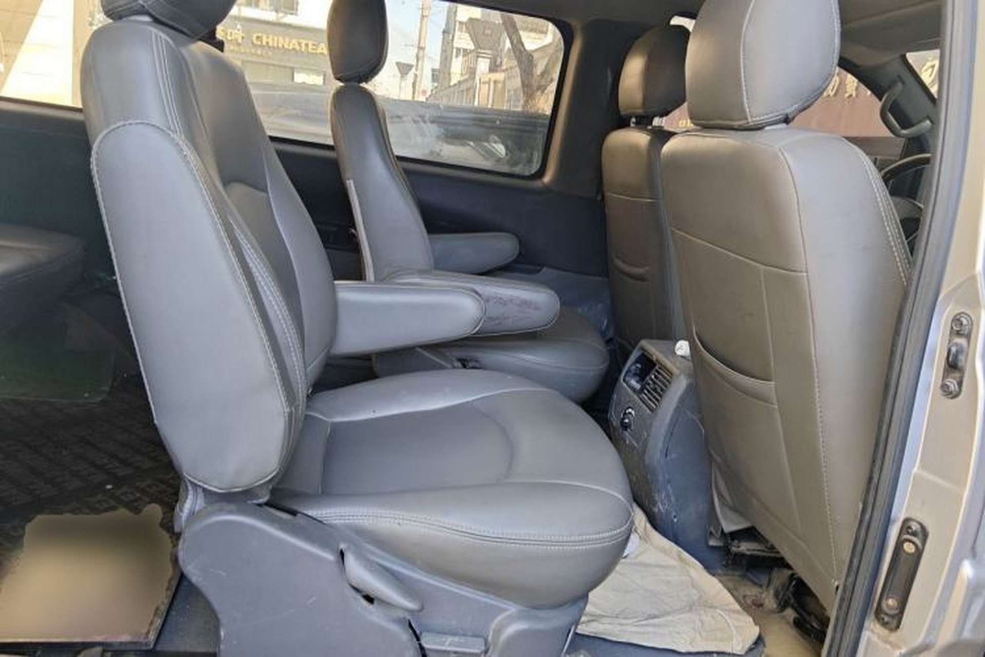 Used FORTHING Lingzhi 2014 M5 Q3 2.0L 7-seat Long-Wheelbase Comfort Version Left Rear Seat