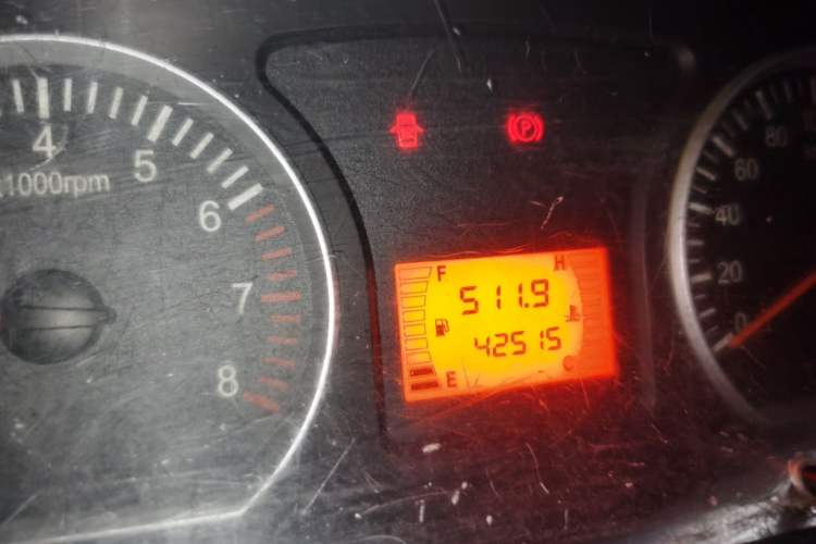 Used FORTHING Lingzhi 2014 V3 1.5L 7-Seater Comfort Model Odometer Close Up