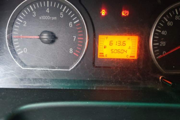 Used FORTHING Lingzhi 2014 M3 1.6L 7-Seater Comfort Model Odometer Close Up