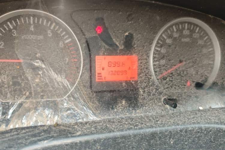 Used FORTHING Lingzhi 2014 M3 1.6L 7-Seater Comfort Model Odometer Close Up